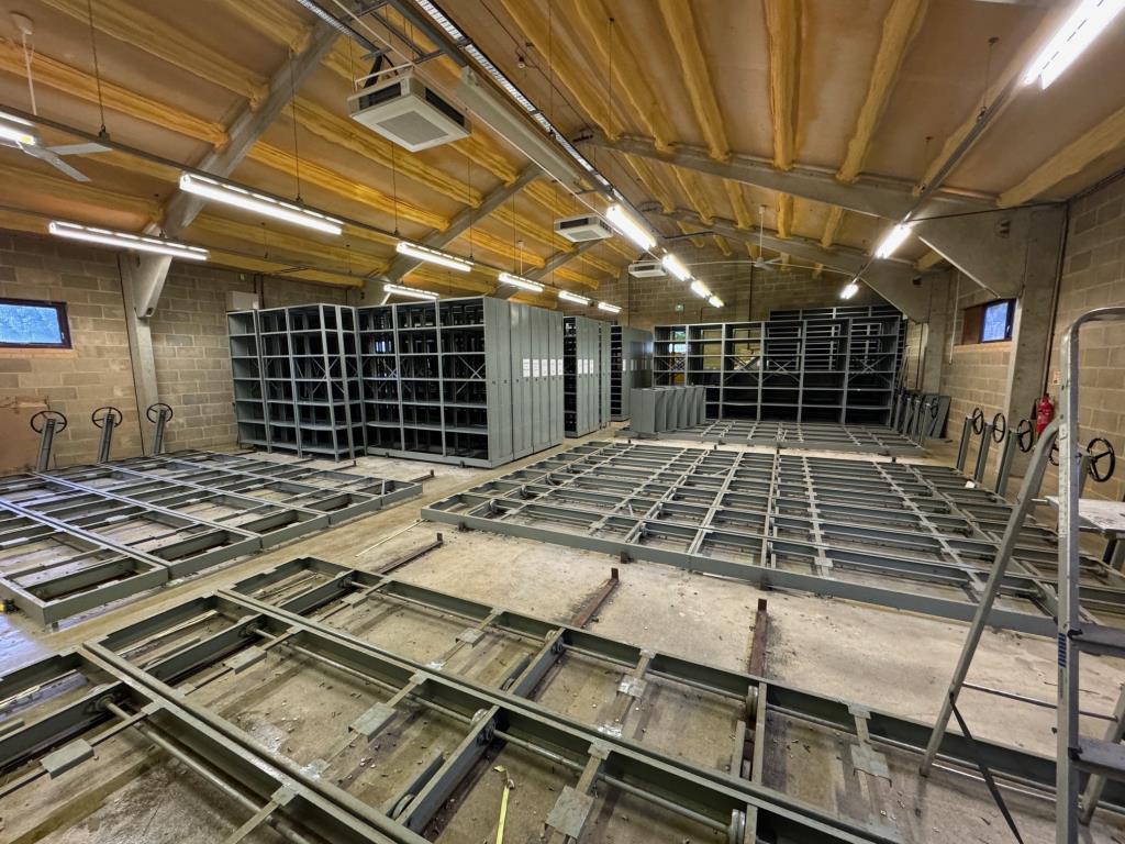Lot: 89 - DETACHED BUILDING WITH POTENTIAL FOR ALTERNATIVE USES OR REDEVELOPMENT - Internal view of main warehouse-storage area
